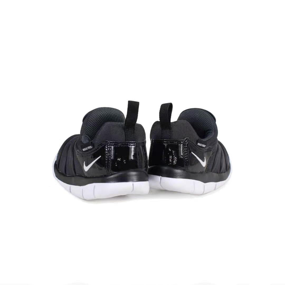 Nike Dynamo Free 婴童黑色毛毛虫