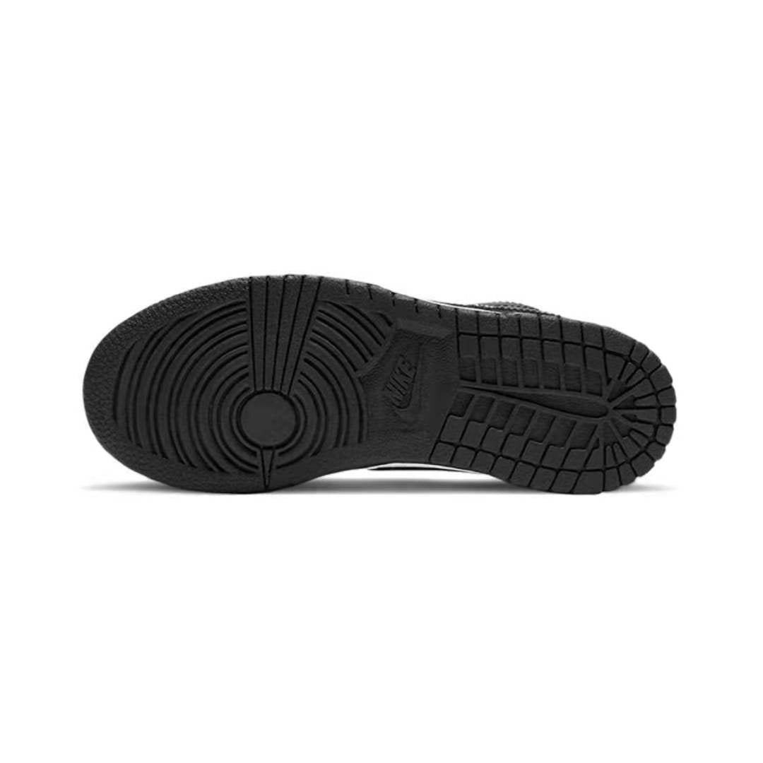 Nike Dunk Low 黑白熊猫板鞋