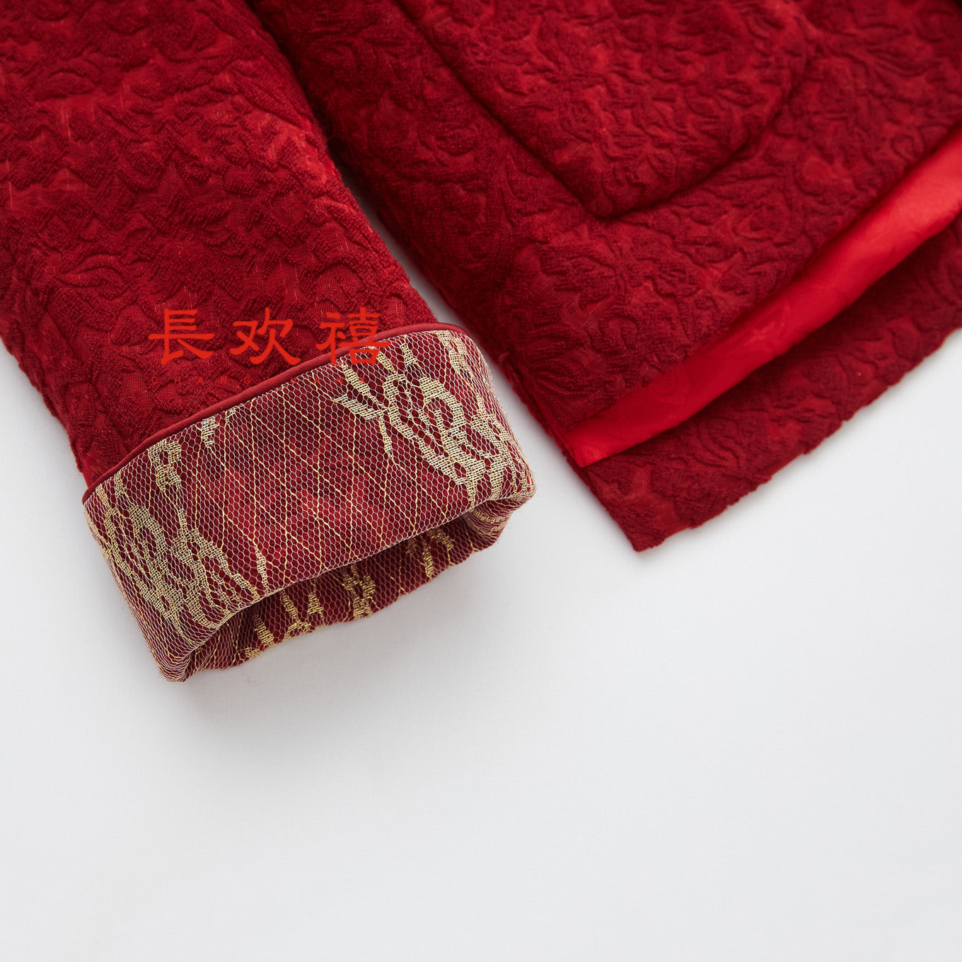 女童红色"鎏金花锦"中式外套