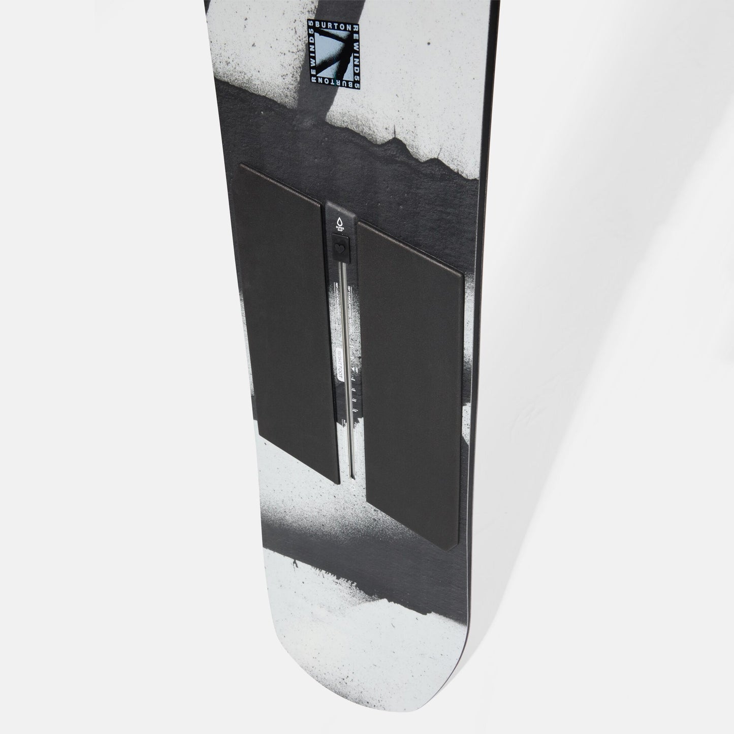 成人款粉色"IRewind Camber"滑雪板