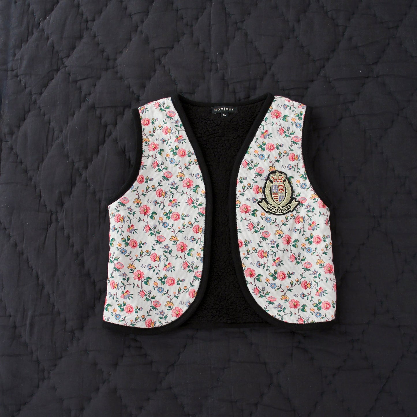 女童象牙白碎花双面马甲