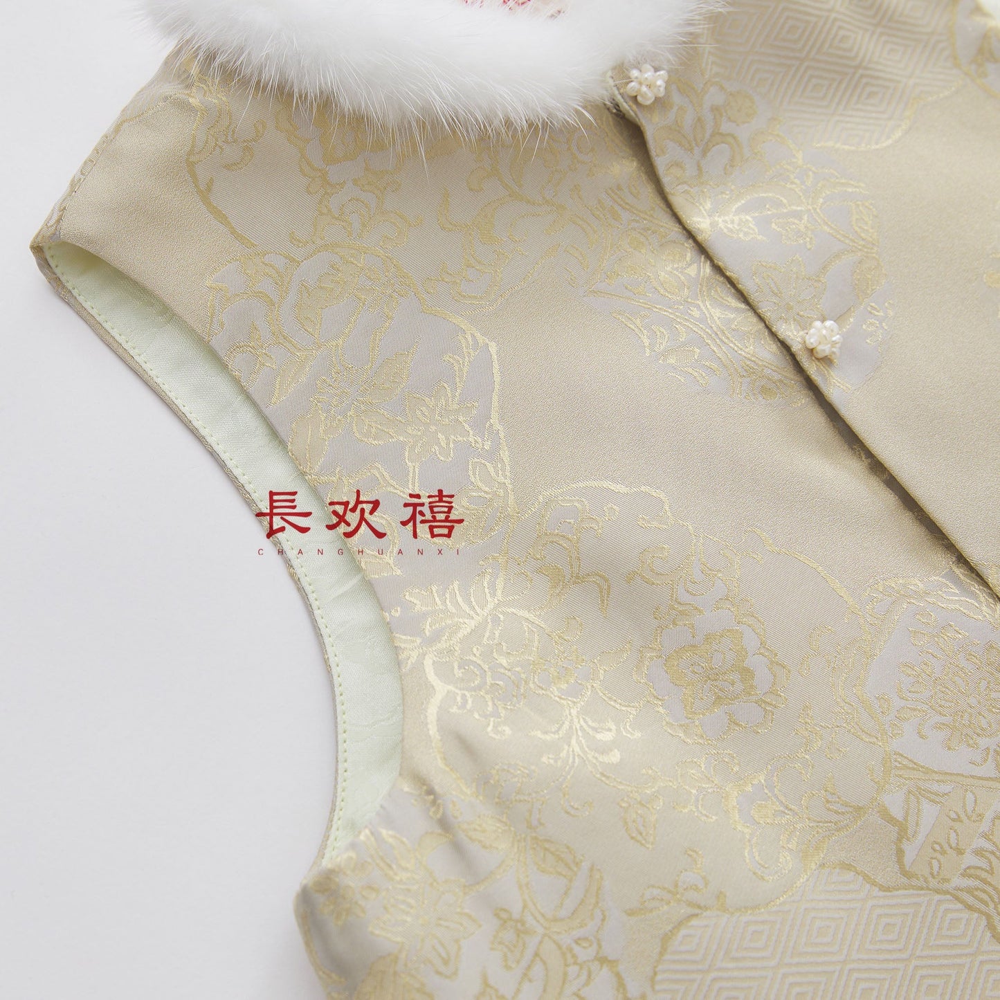 女童米色"花窗景"加棉马甲