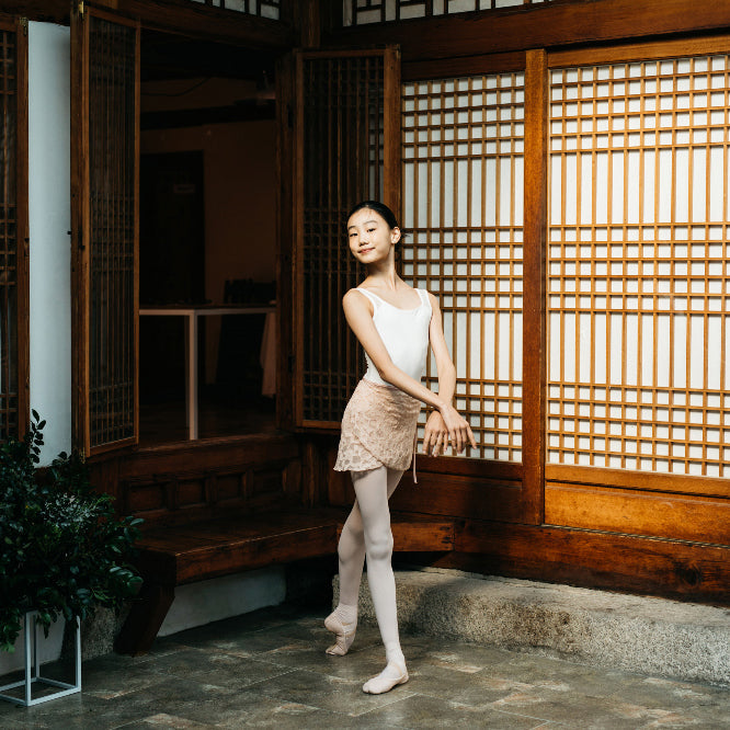 女童白色芭蕾舞连体衣