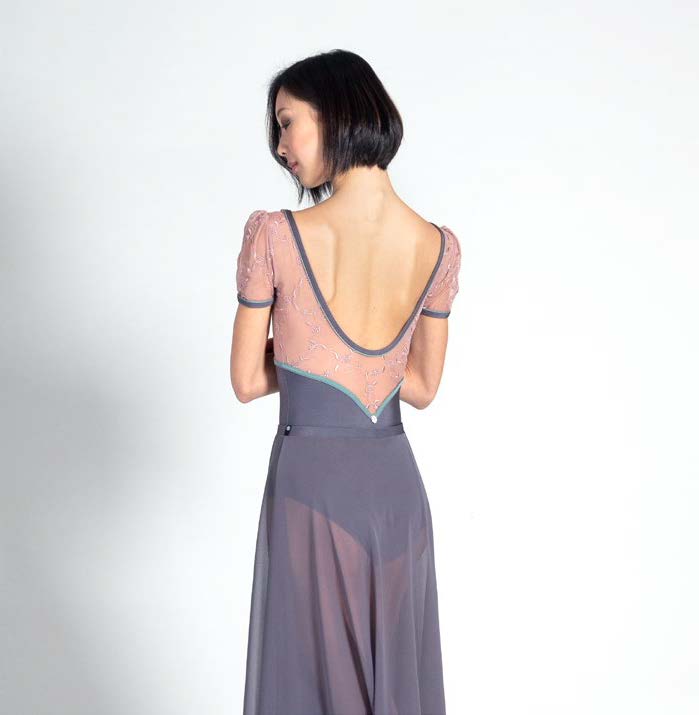 女童粉色刺绣芭蕾舞连体衣