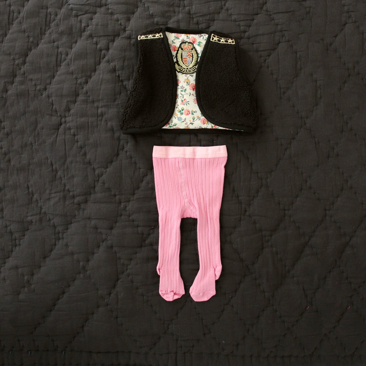 女童象牙白碎花双面马甲