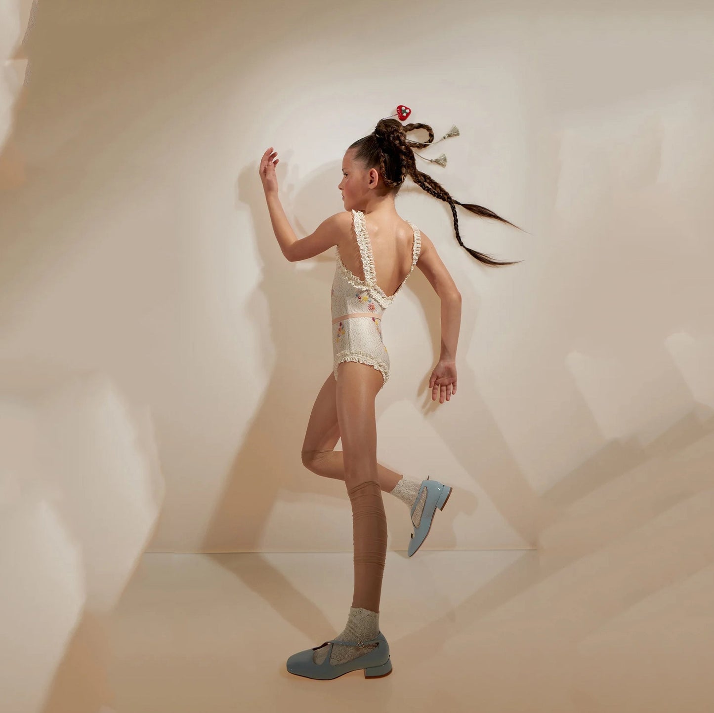 女童白色刺绣芭蕾舞连体衣