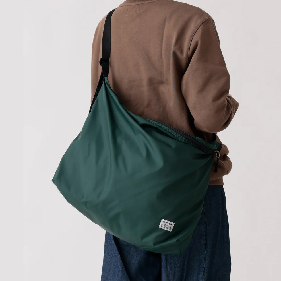 绿色斜跨包(宽44x高34x深13cm)