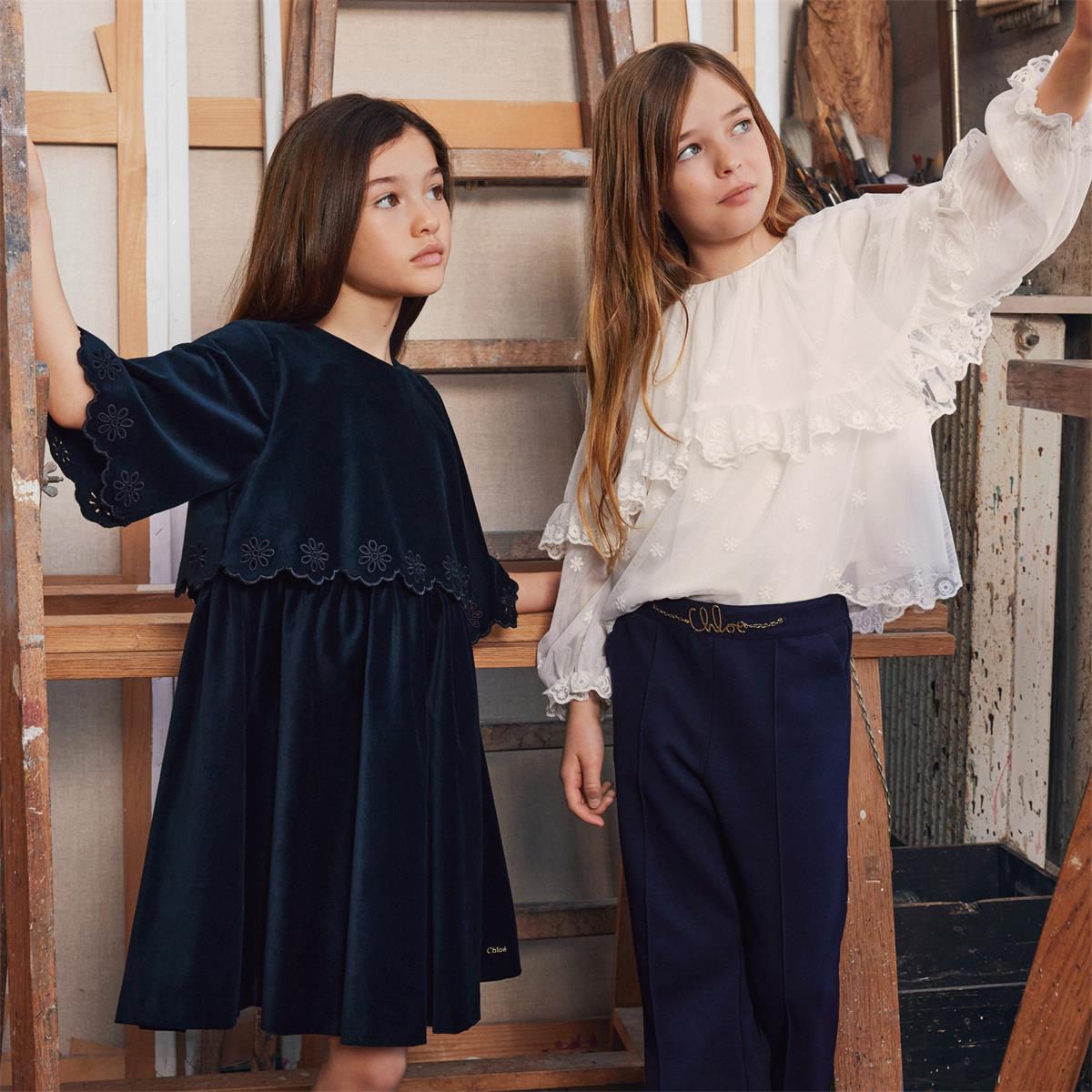 ROBE MANCHES COURTES