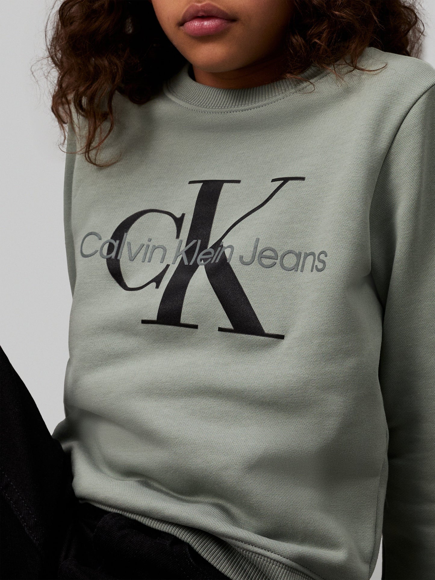 Calvin Klein Kids Monogram Logo Sweasthirt in Green