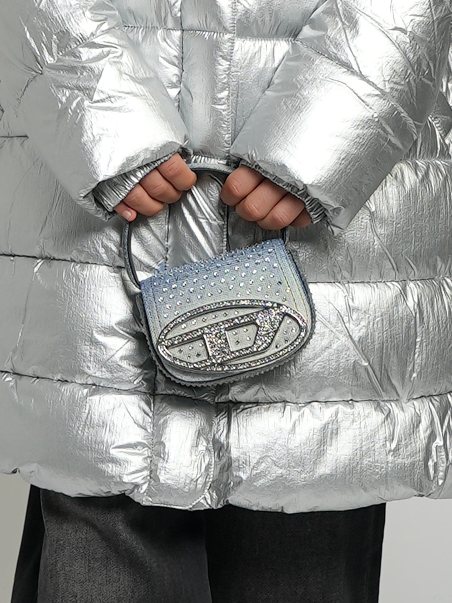 Diesel Girls 椭圆形 D 标志手提包(蓝色)(20 厘米)