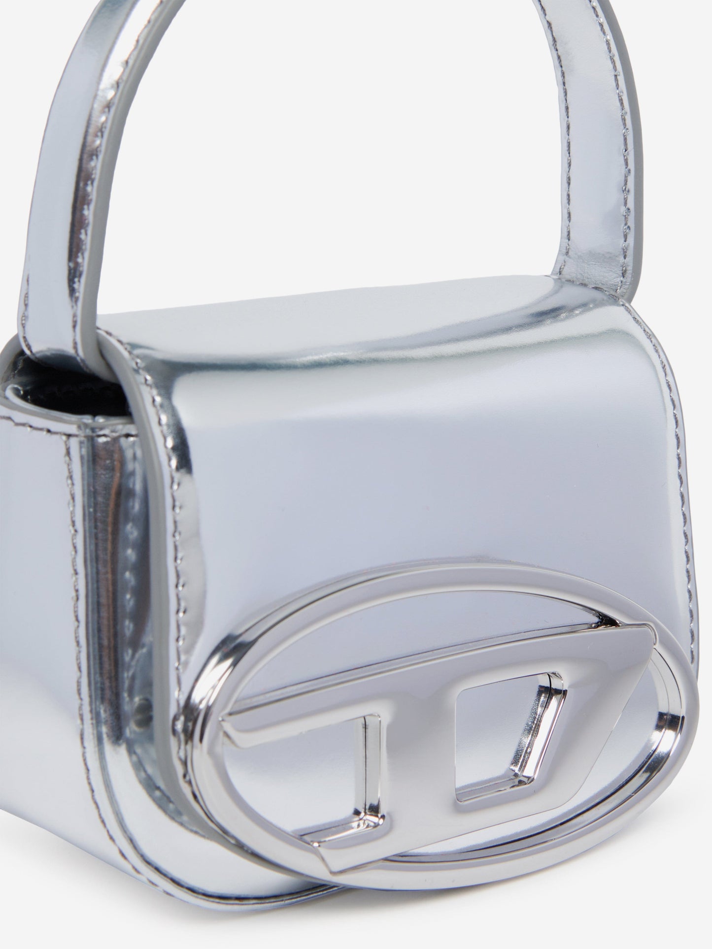 Diesel Girls 银色椭圆形 D 形标志皮革手提包(20 厘米)