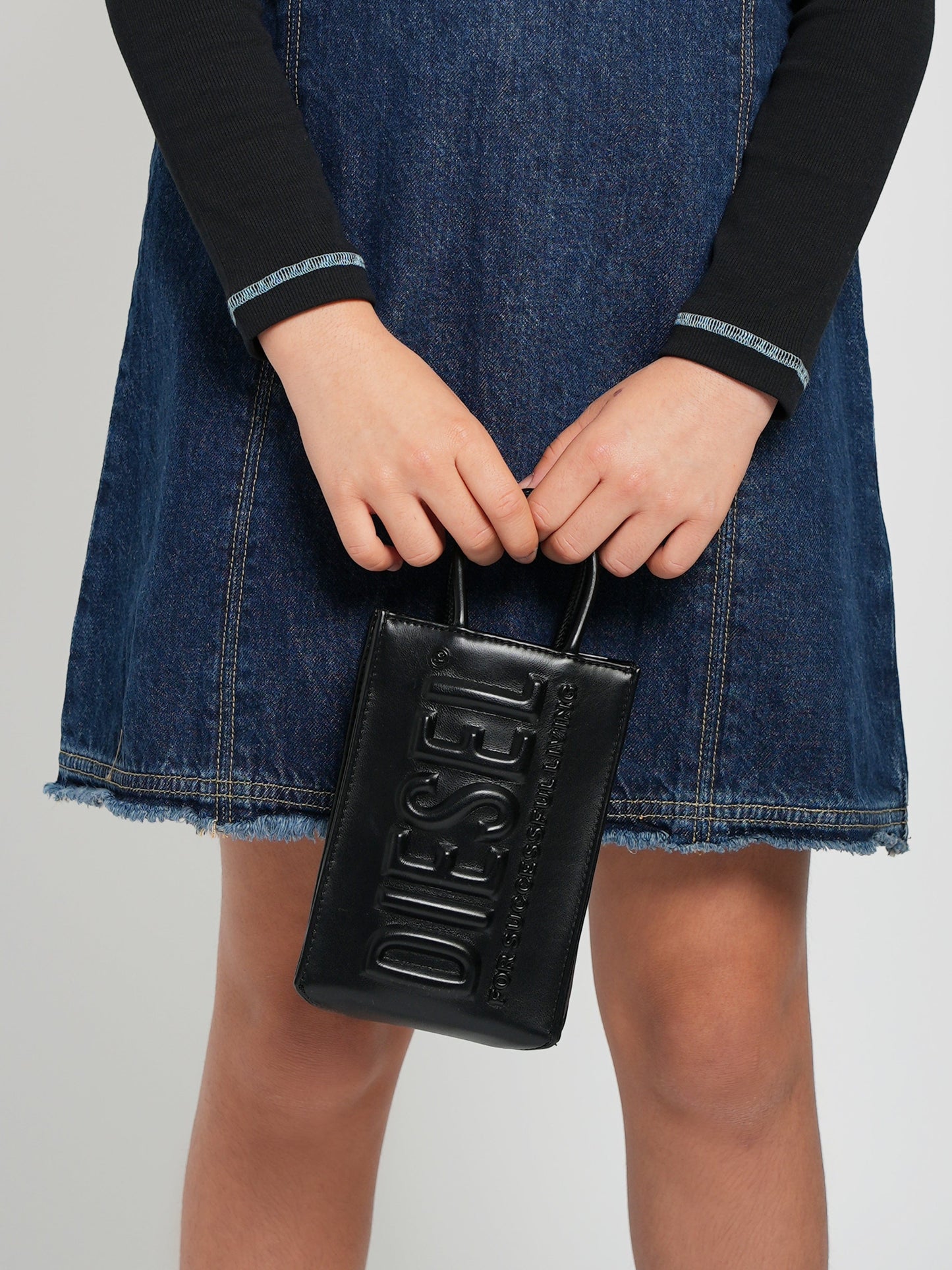 Diesel Girls 徽标购物袋(黑色)(17 厘米)