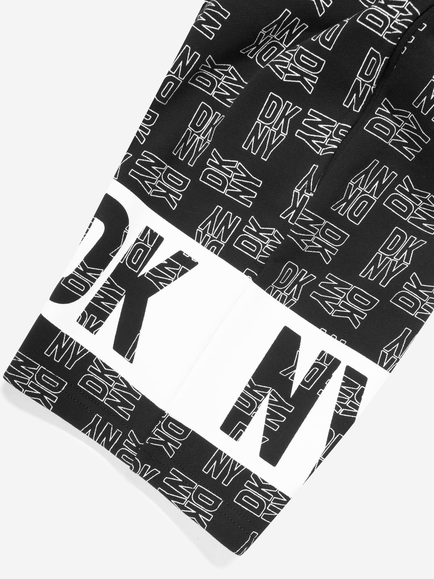 DKNY Kids 徽标百慕大短裤(黑色)