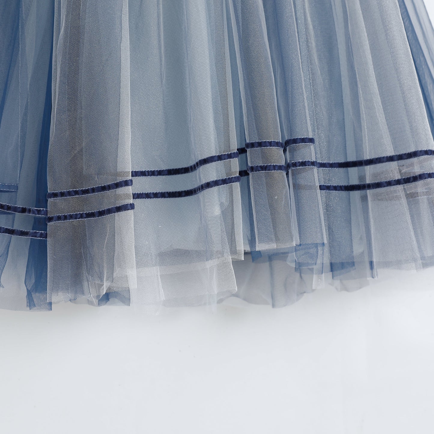 女童海蓝色编织吊带娃娃裙