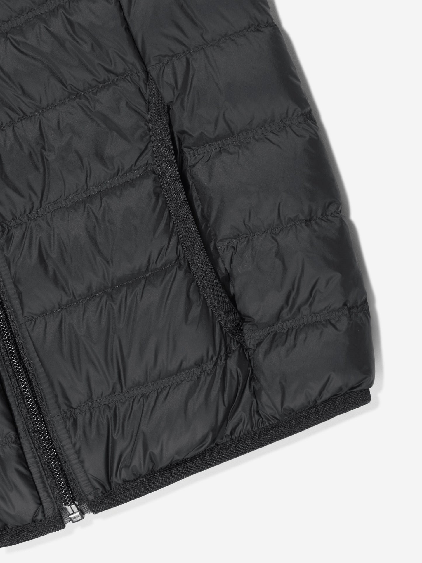 EA7 Emporio Armani 男童羽绒加垫背心(黑色)