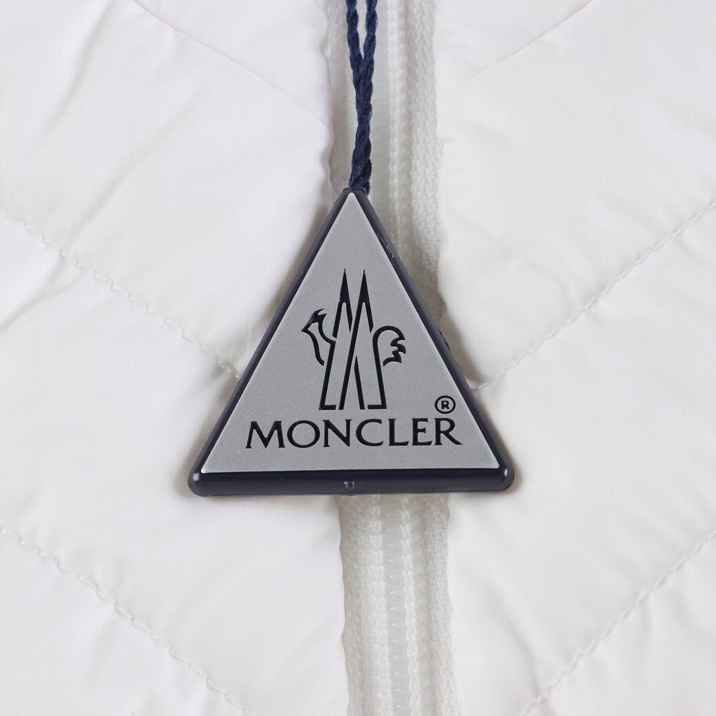 婴儿白色"BANURU"羽绒夹克