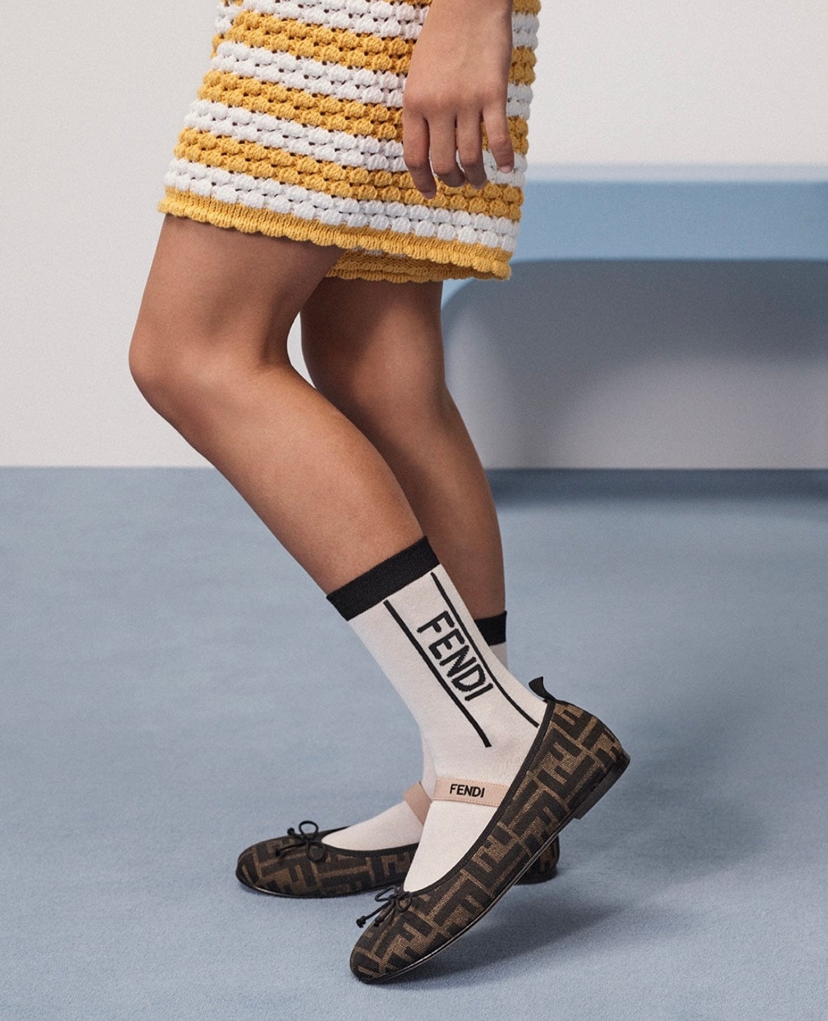 Fendi 女童 FF Logo 芭蕾舞鞋(棕色)