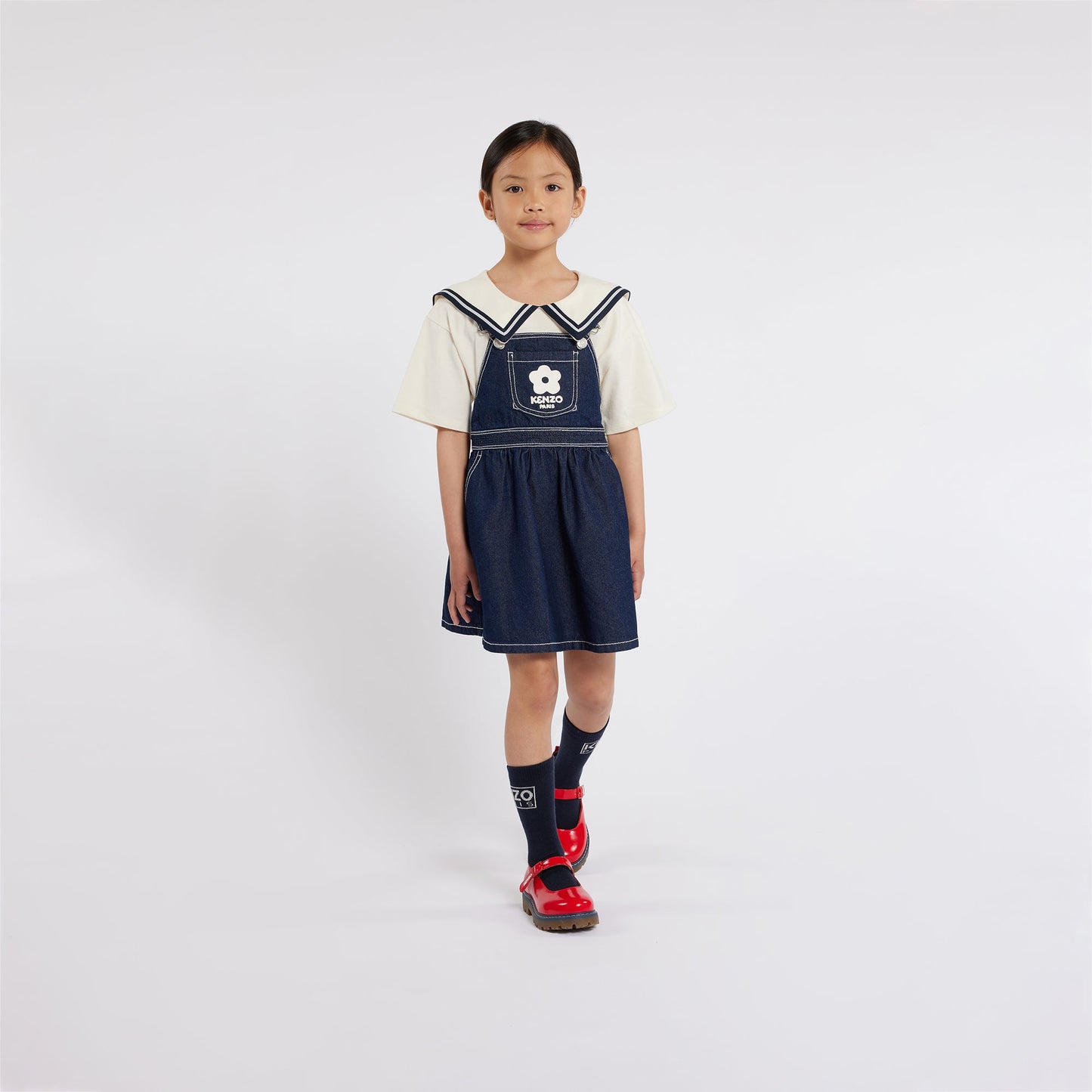 女童深蓝色牛仔背带裙