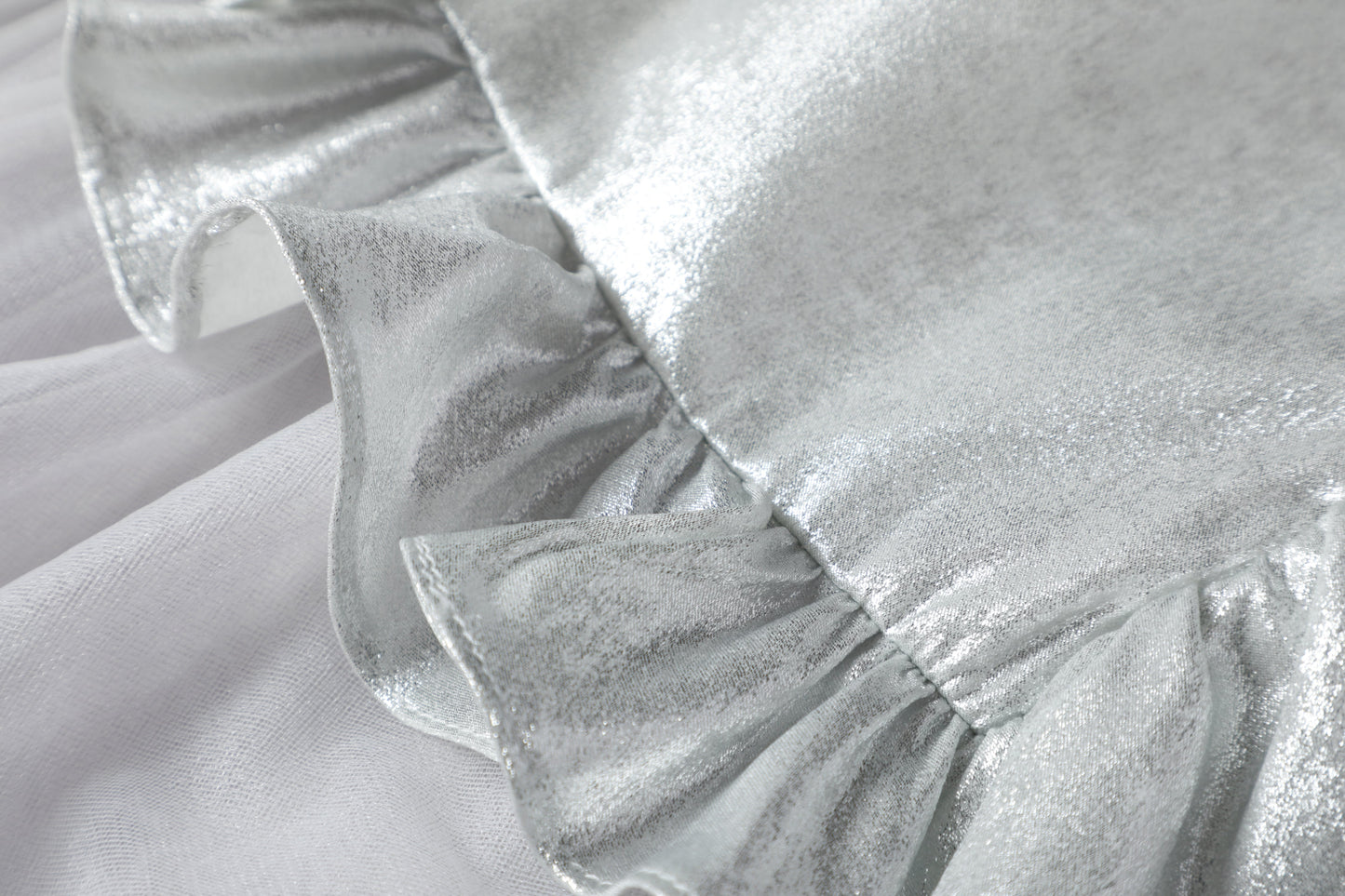 女童银色荷叶边珍珠拼纱连衣裙