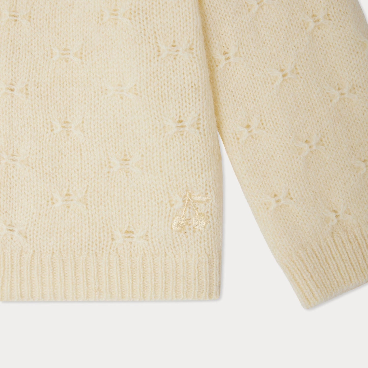 女婴浅黄色针织羊毛开衫