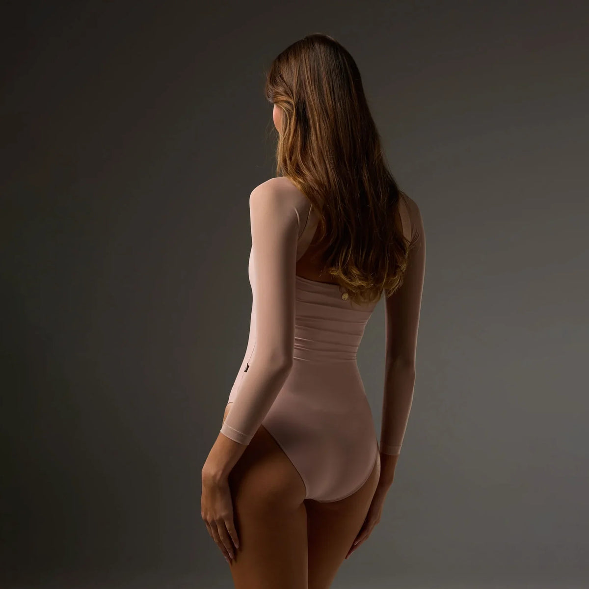 女士浅粉色长袖芭蕾舞连体衣(SASKIA LEOTARD/CAMELLIA NOUGAT)
