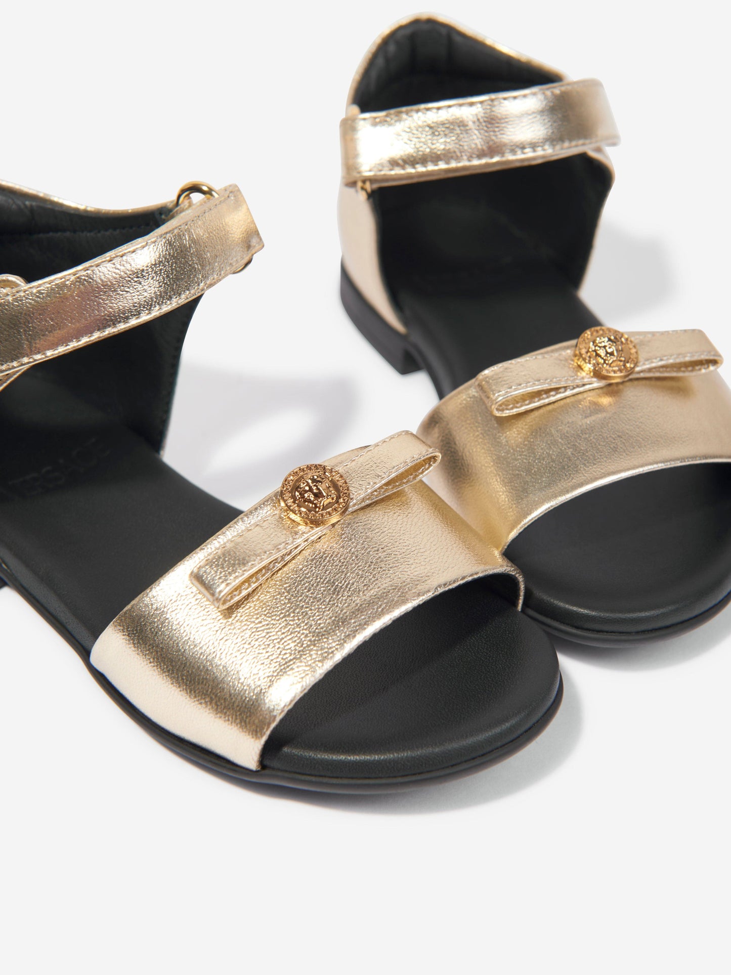 Versace 女童金色皮革徽标凉鞋
