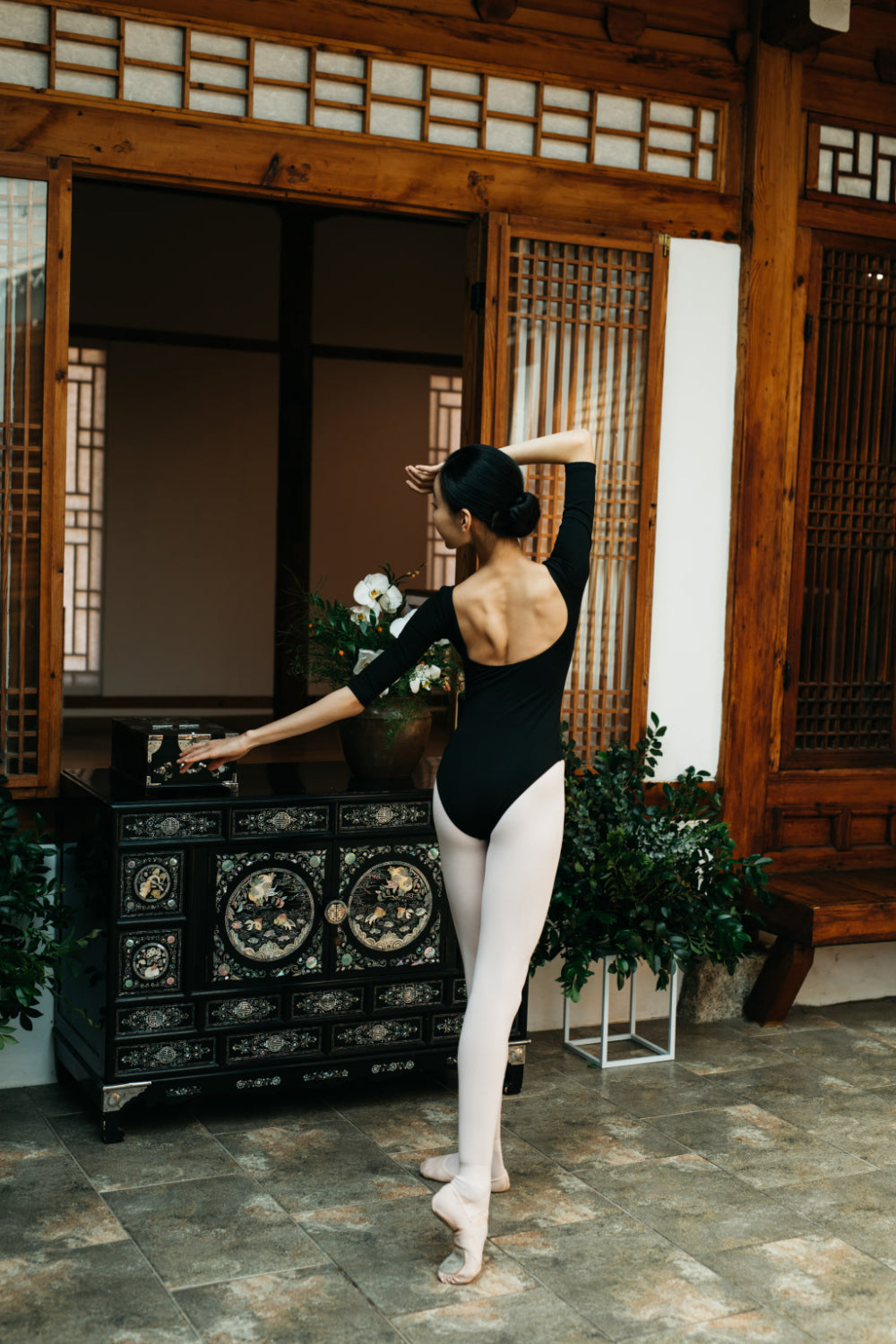 女童黑色芭蕾舞连体衣