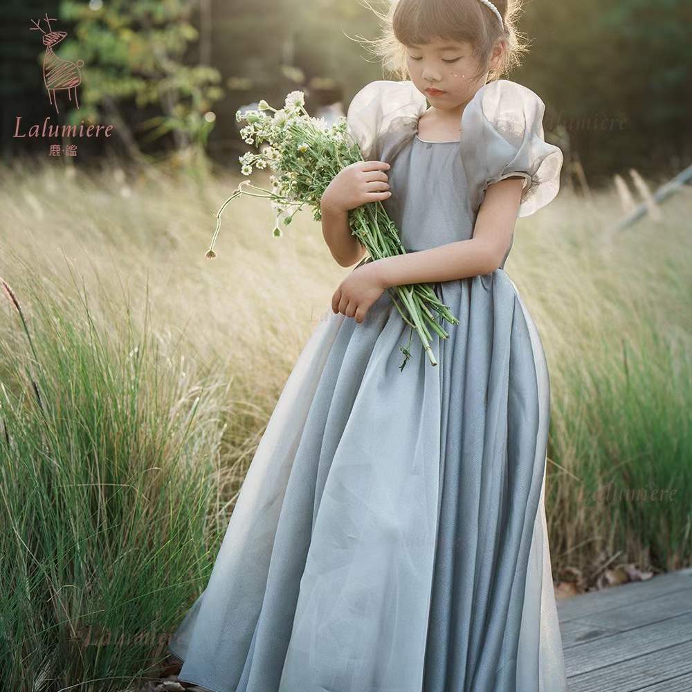 女童灰色欧根纱公主袖礼服裙