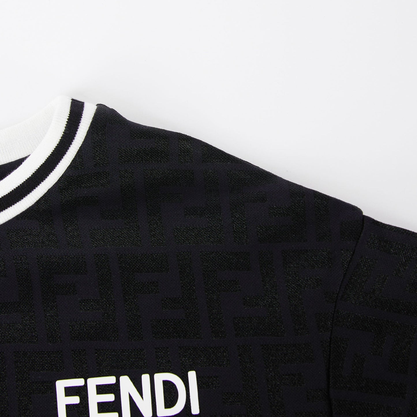 儿童黑色Logo T恤