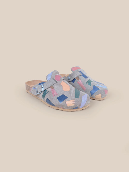 蓝色皮革凉鞋