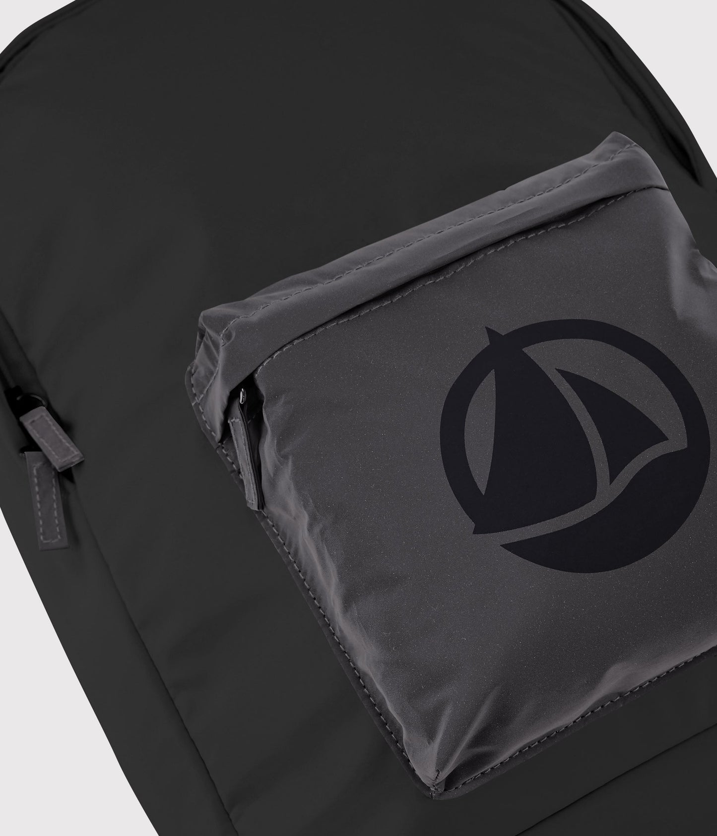 男童黑色Logo背包