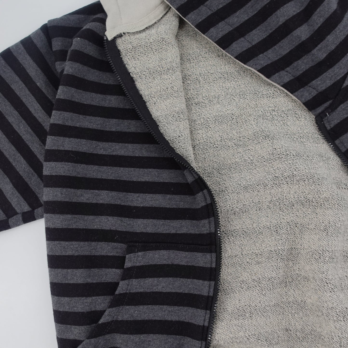 儿童藏青色条纹拉链上衣