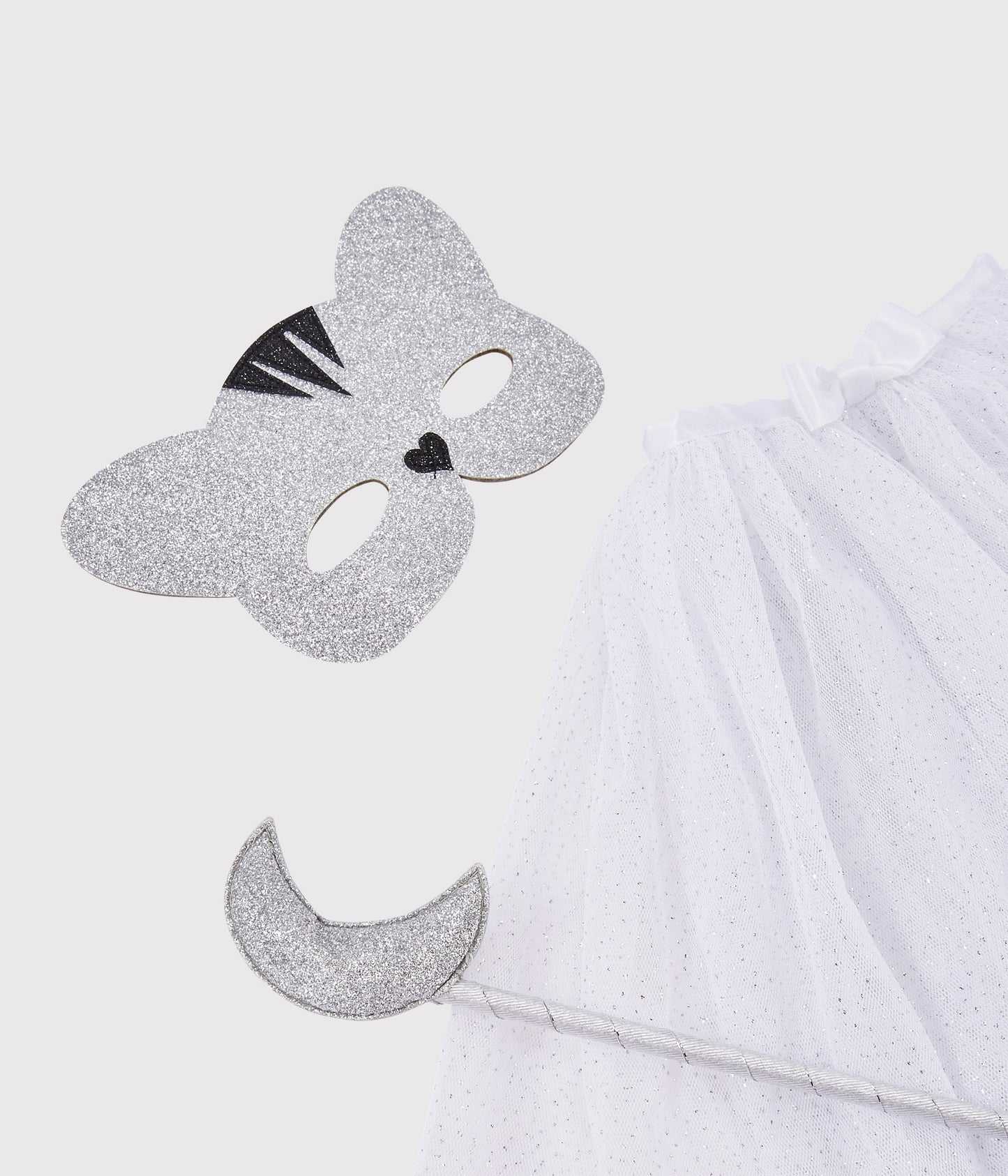 女童白色节日装扮服装