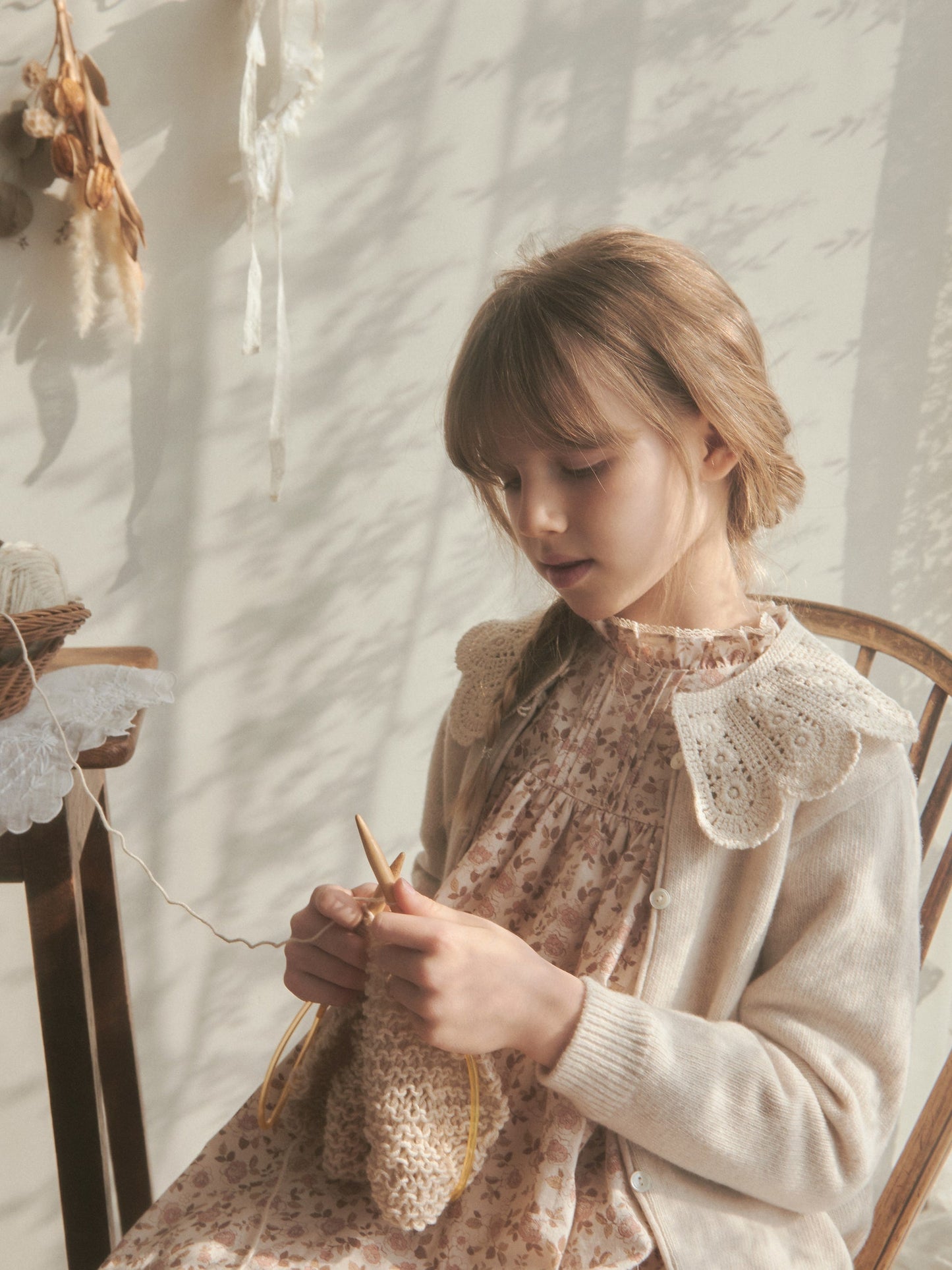 女童白色针织可拆卸衣领