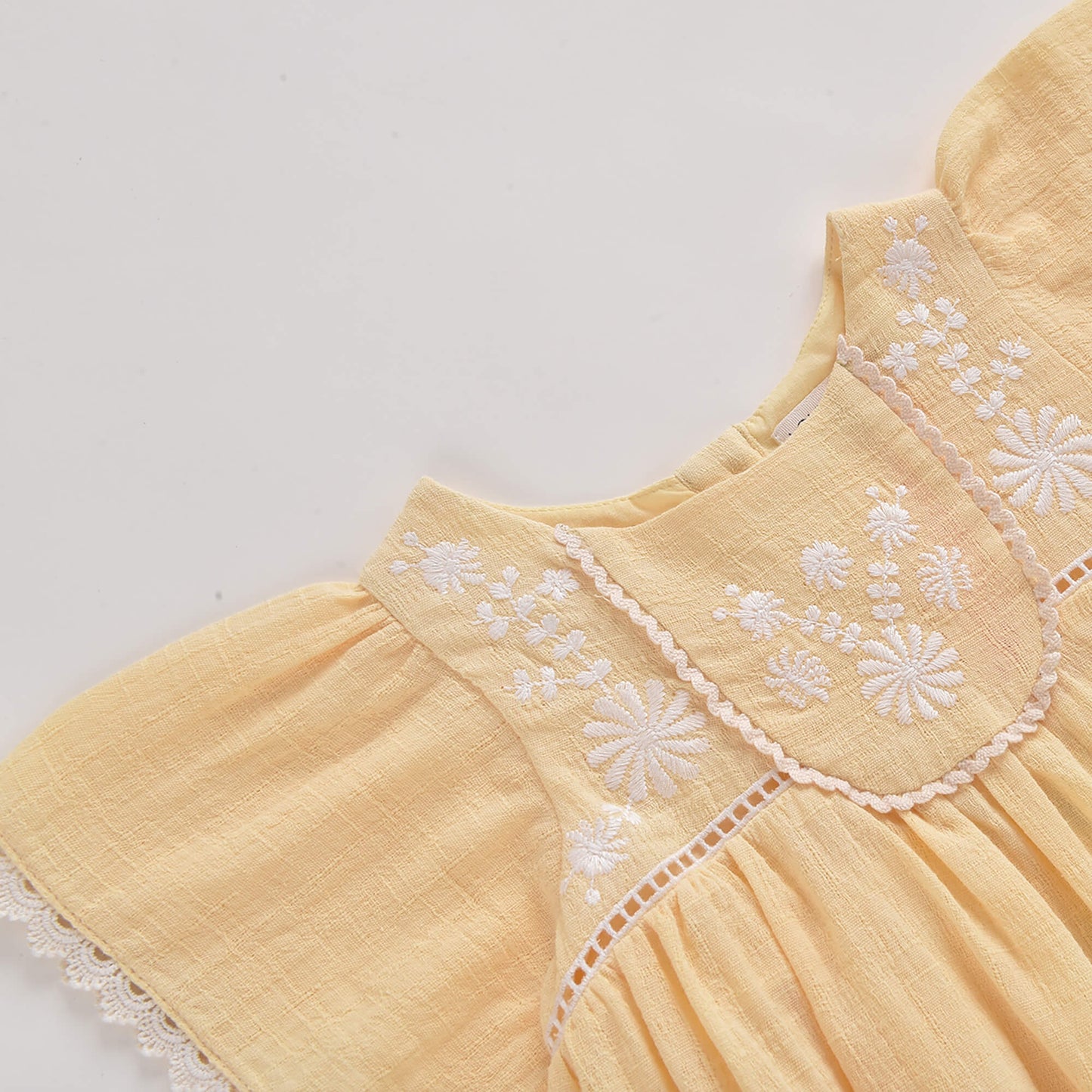 女童黄色刺绣棉连衣裙