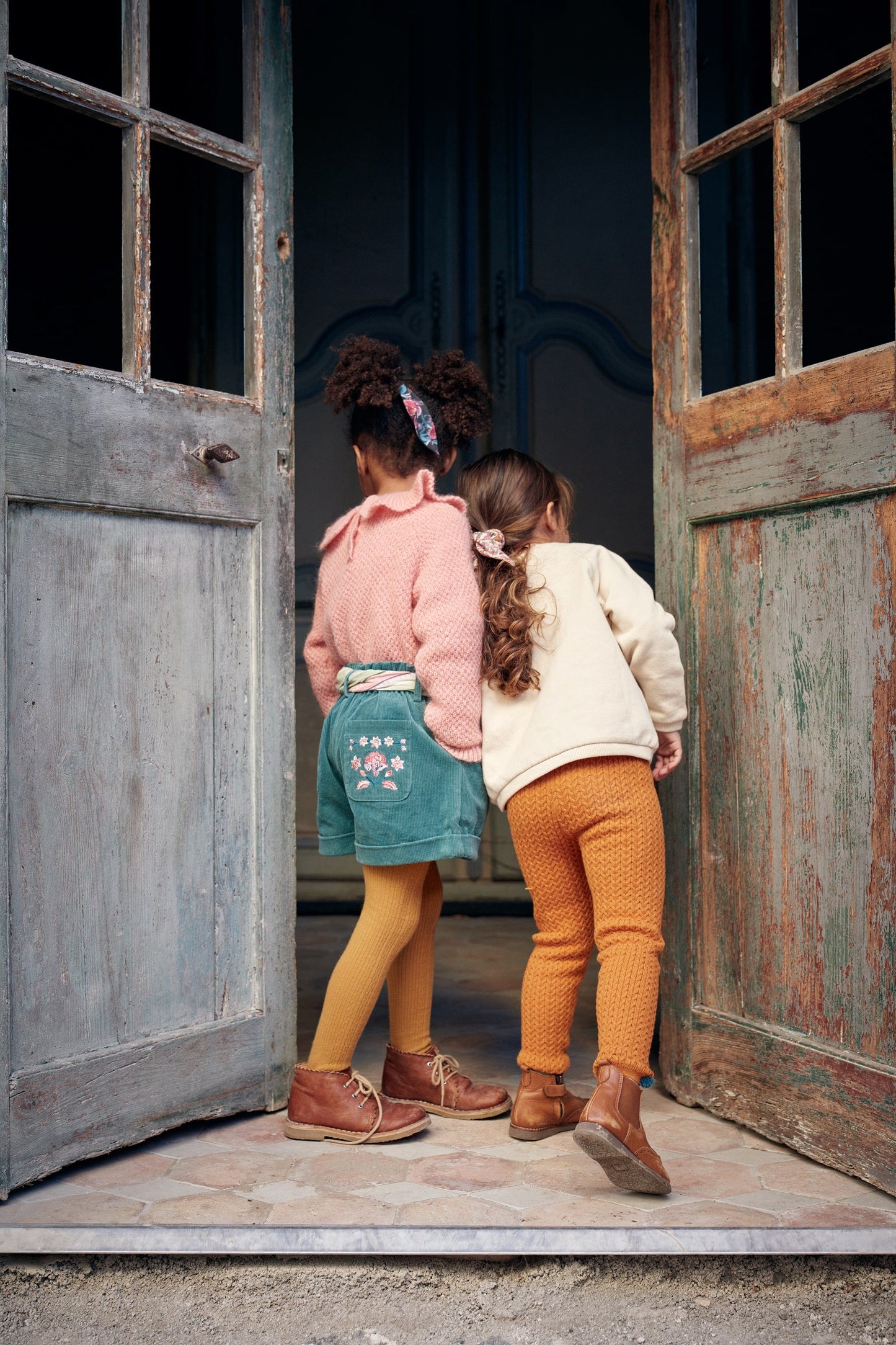 女童粉色荷叶边针织毛衣