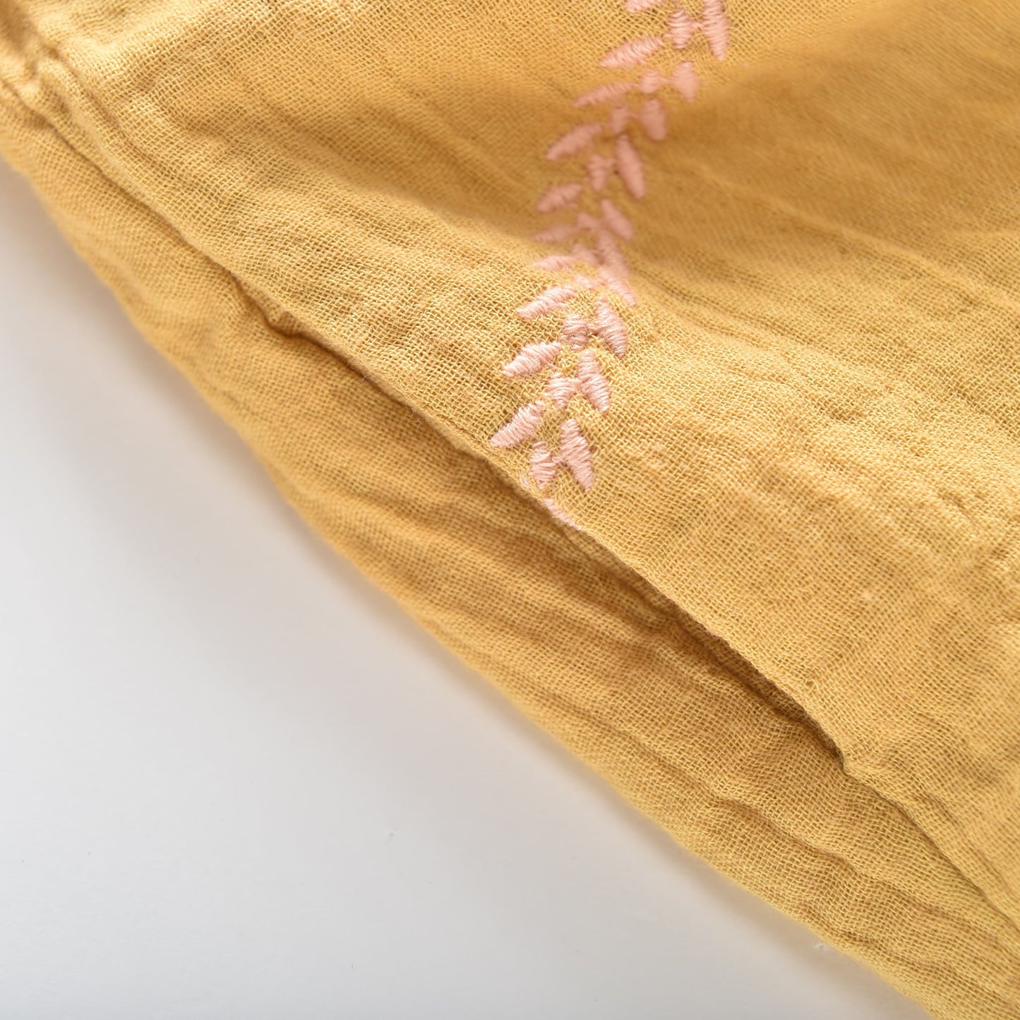 女童黄色刺绣棉连衣裙