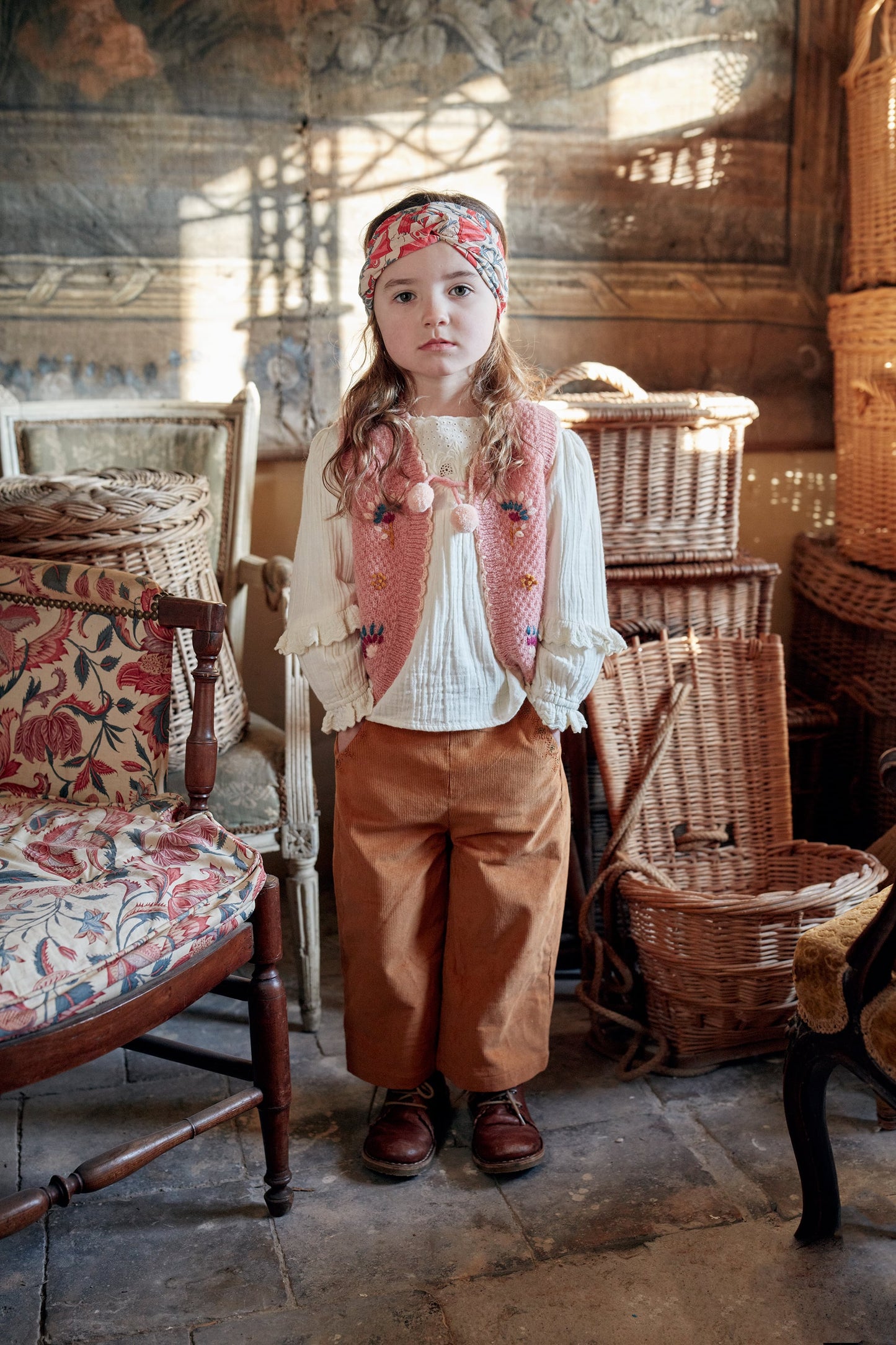 女童白色荷叶边棉衬衫