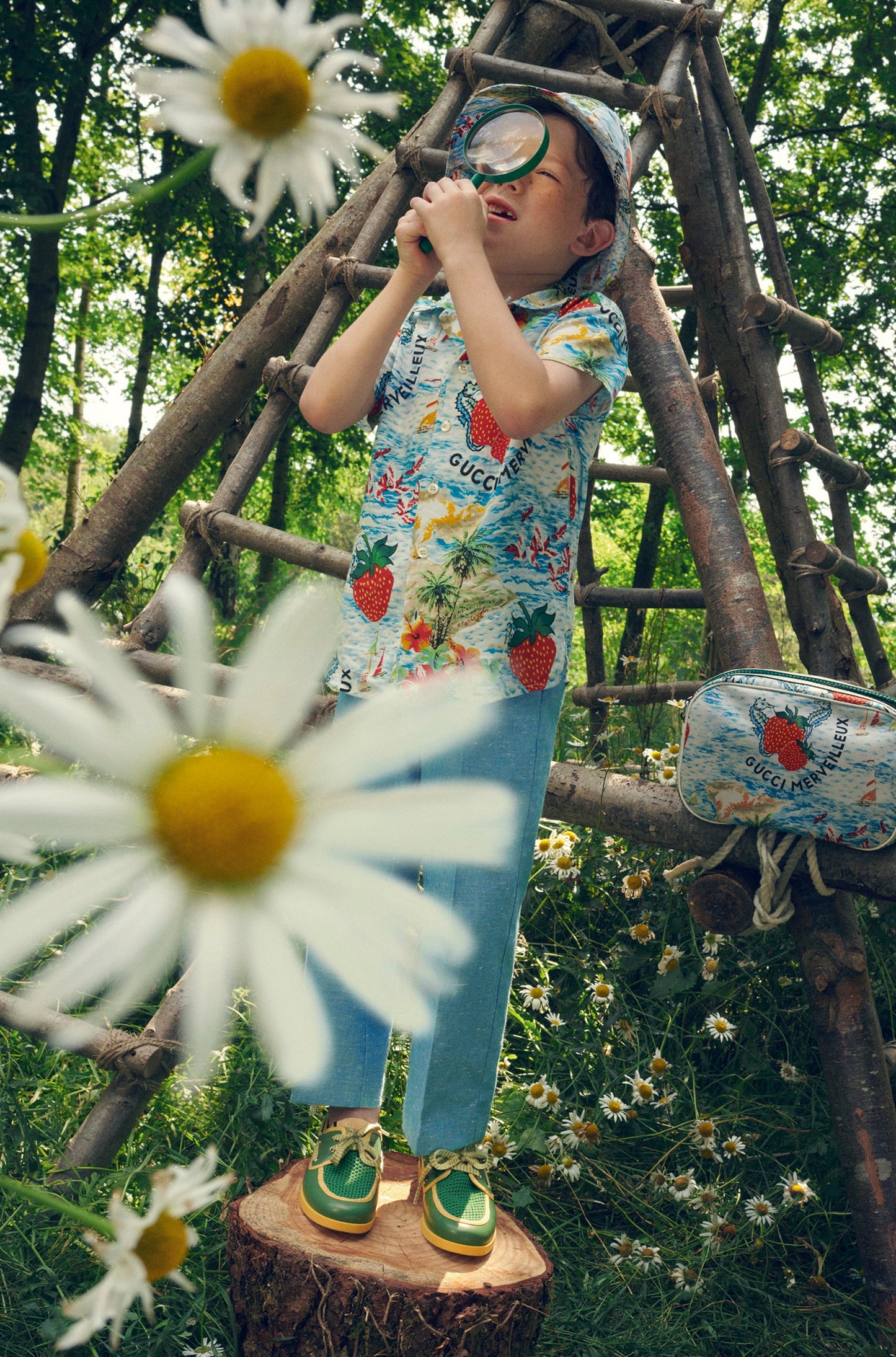 男童蓝色草莓印花衬衫