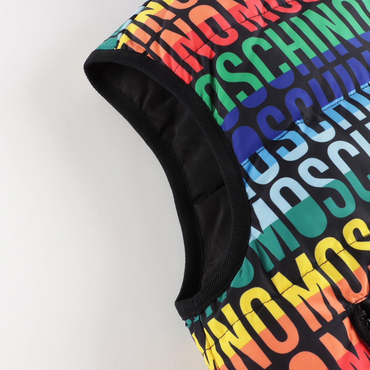 男童黑色Logo双面马甲