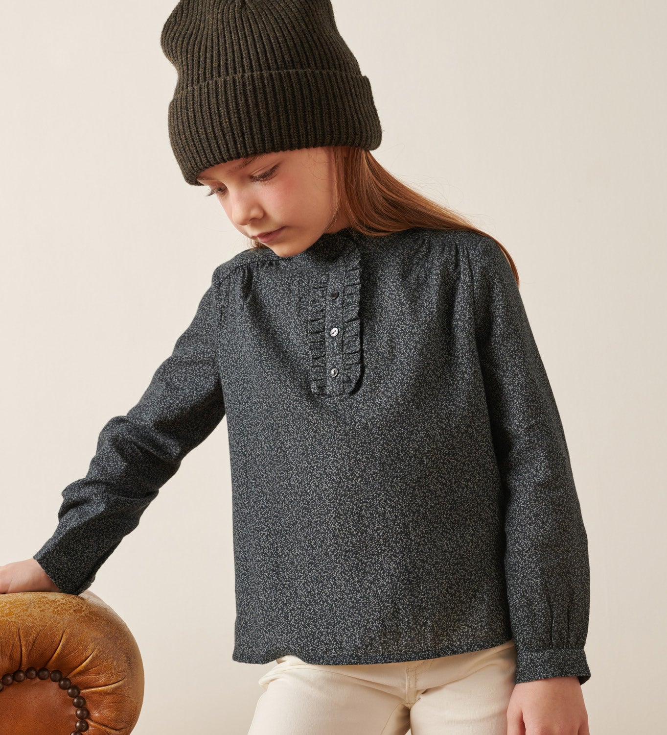 女童深灰色碎花棉衬衫