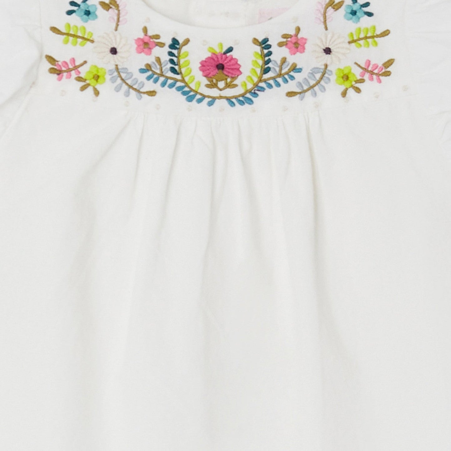女婴白色刺绣棉连衣裙
