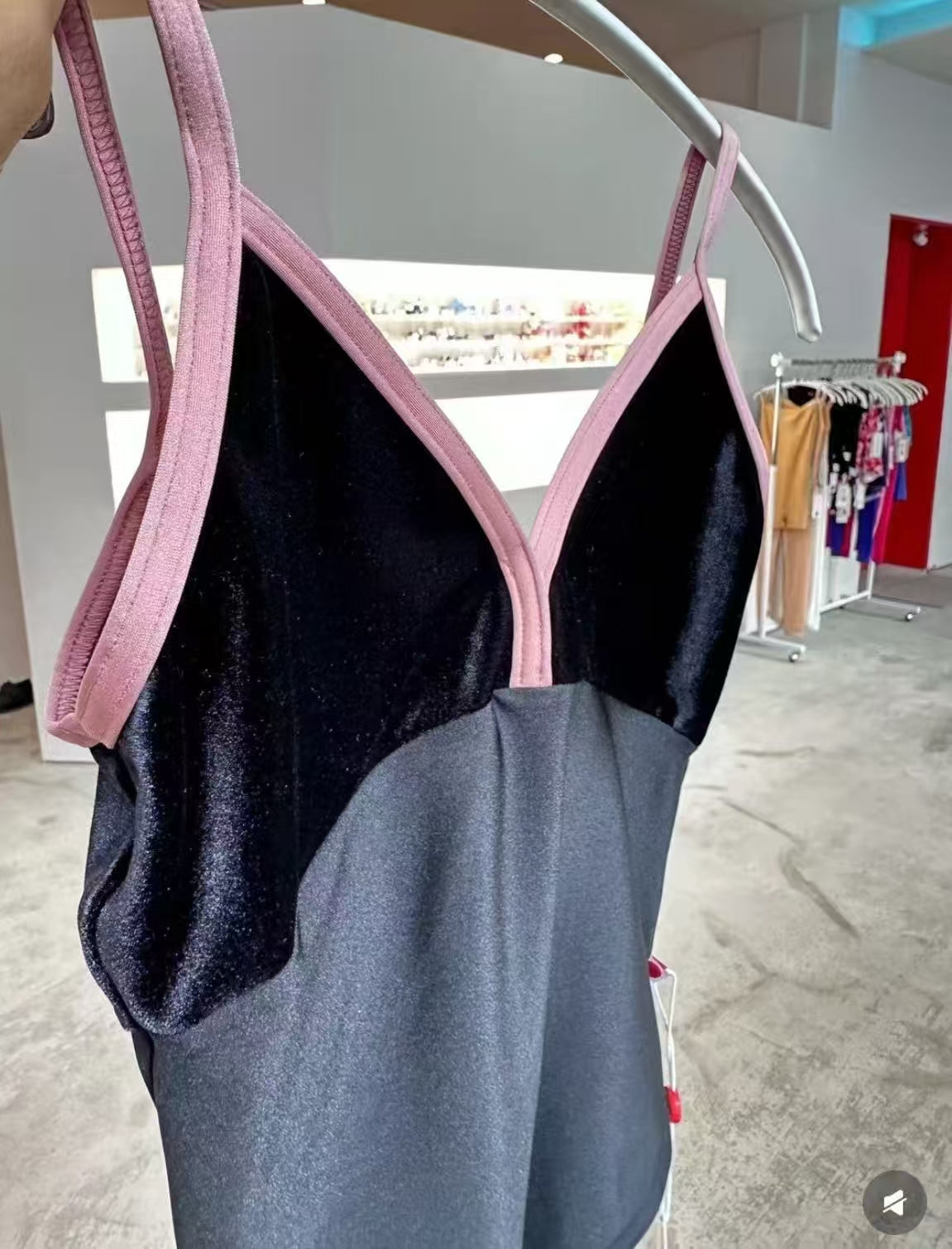 女童黑色"Daria/V-Black/N-Black/N-Antique Rose"芭蕾舞连体衣