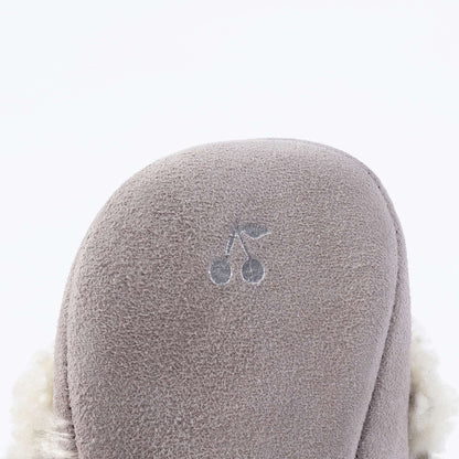 婴儿灰色皮革鞋