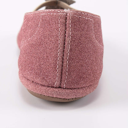 女童粉色皮鞋