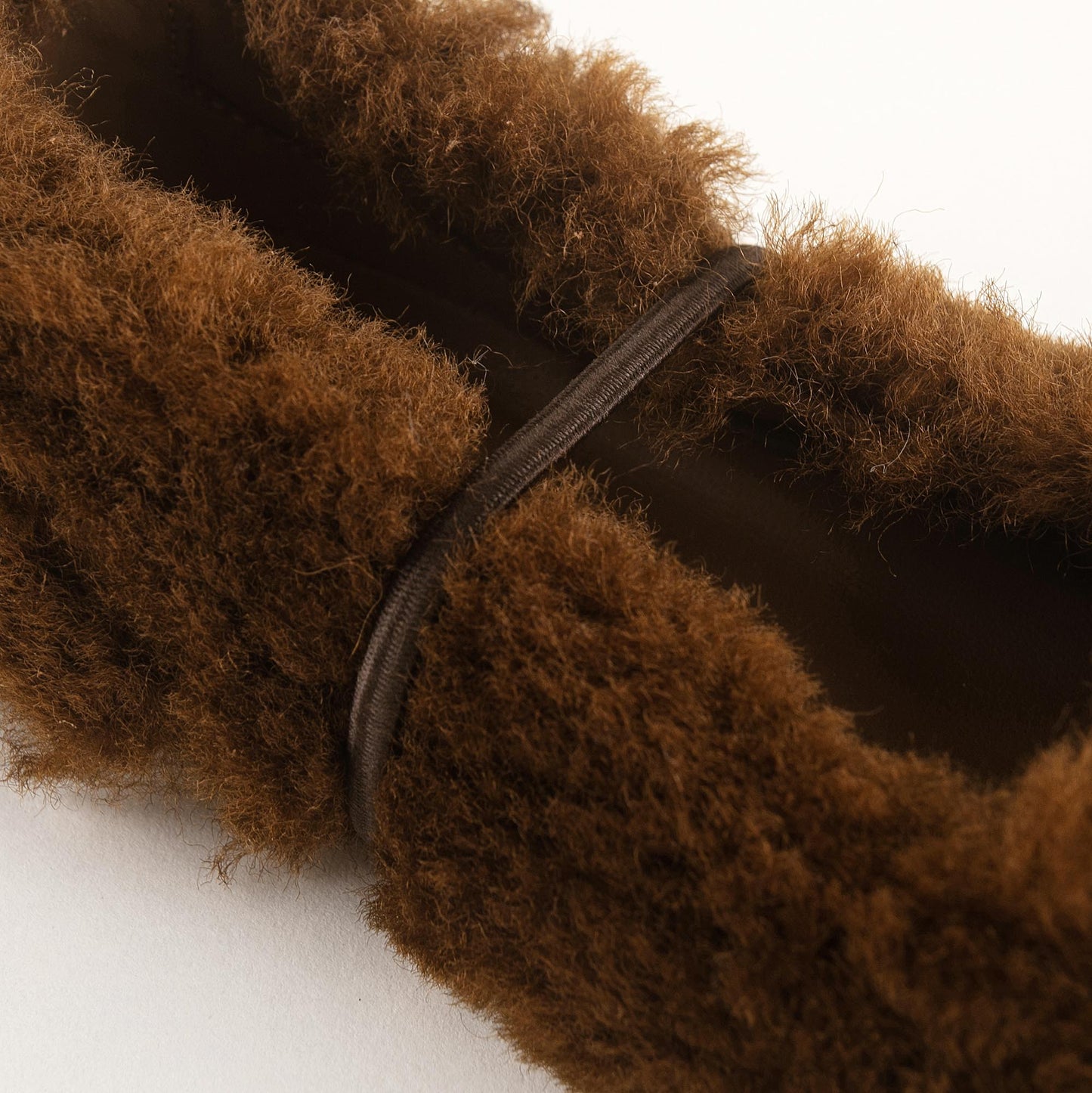 女童棕色毛绒芭蕾鞋