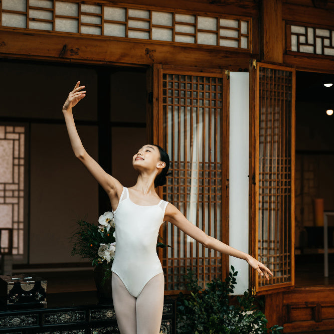 女童白色芭蕾舞连体衣