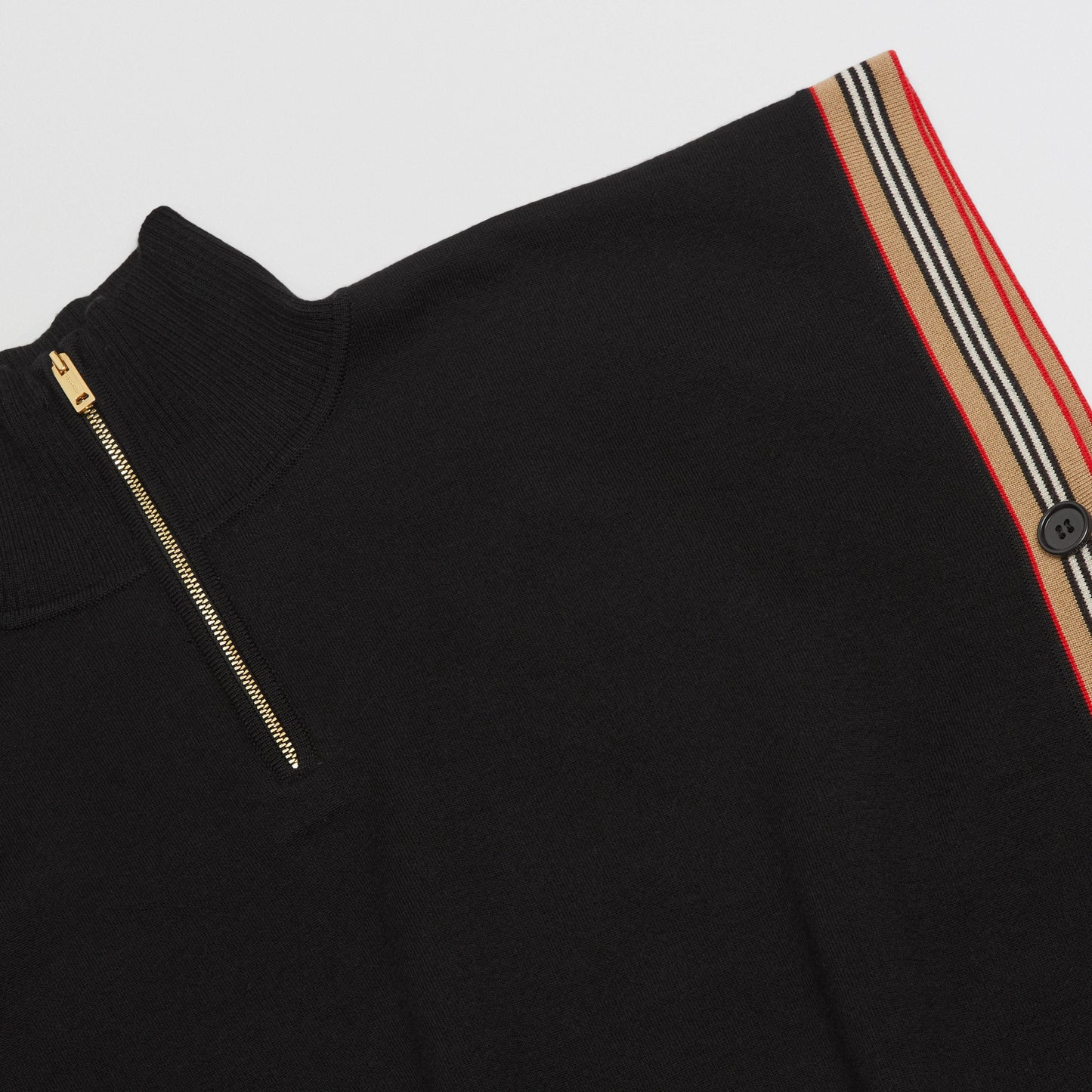 女童黑色羊毛斗篷