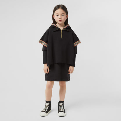 女童黑色羊毛斗篷
