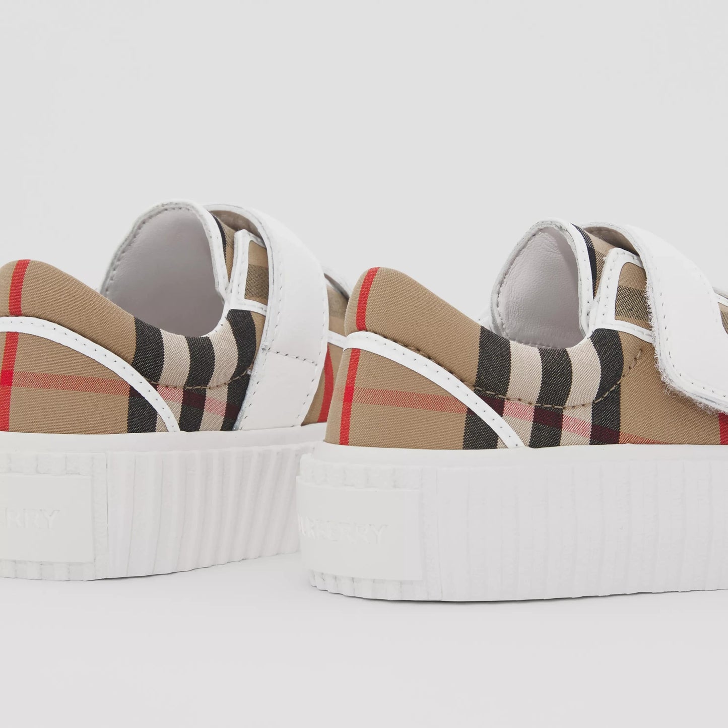 婴儿米色格子运动鞋